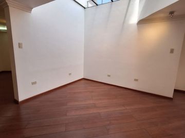 VENTA DEPARTAMENTO SECTOR ELOY ALFARO Y GRANADOS