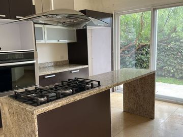 VENTA DE CASA EN BALVANERA CON VISTA AL CAMPO DE GOLF