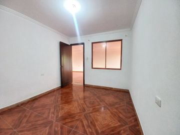 CASA RENTERA DE 7 DEPARTAMENTOS EN EL SECTOR DE LA AV. DE LOS MIGRANTES