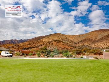 🏠León Propiedades vende moderna casa estilo mediterraneo en sector Cuyuncavi Alto🏠