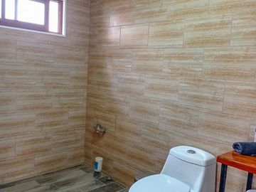 🏠León Propiedades vende moderna casa estilo mediterraneo en sector Cuyuncavi Alto🏠