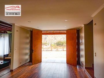 🏠León Propiedades vende moderna casa estilo mediterraneo en sector Cuyuncavi Alto🏠