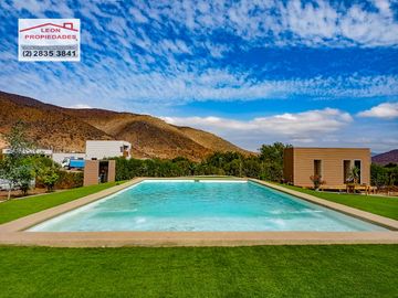 🏠León Propiedades vende moderna casa estilo mediterraneo en sector Cuyuncavi Alto🏠