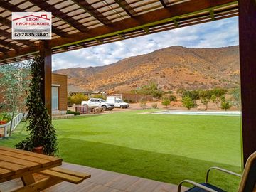 🏠León Propiedades vende moderna casa estilo mediterraneo en sector Cuyuncavi Alto🏠