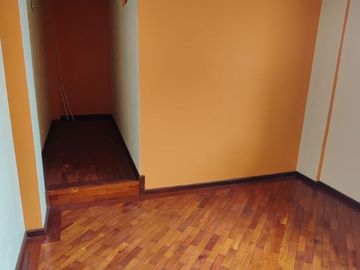 Vendo Casa rentera de 540M2: 5 departamentos y un local comercial, Conocoto, barrio Hospitalaria, Valle De Los Chillos
