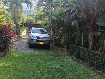 CASA QUINTA CAMPESTRE AMOBLADA CON PISCINA EN MINCA SANTA MARTA