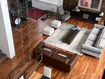ESPECTACULAR CASA DE VENTA AMOBLADA, MODERNA CON HERMOSA VISTA EN URB EXCLUSIVA CUMBAYA (Sector Colegio Menor)
