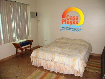 Casa grande y moderna de Venta en Playas Villamil, via a Data km 3.5