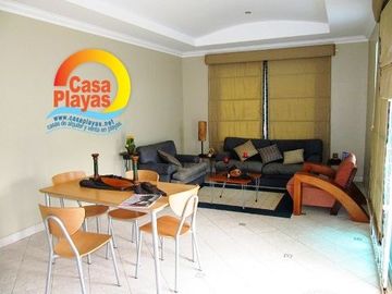 Casa grande y moderna de Venta en Playas Villamil, via a Data km 3.5