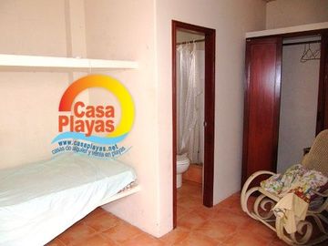 Casa grande y moderna de Venta en Playas Villamil, via a Data km 3.5