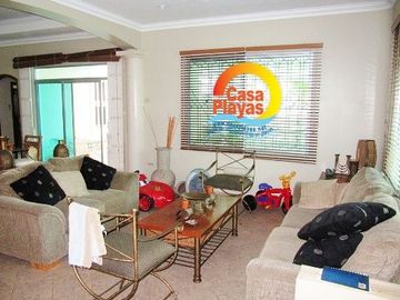 Casa grande y moderna de Venta en Playas Villamil, via a Data km 3.5