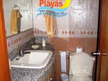 Casa grande y moderna de Venta en Playas Villamil, via a Data km 3.5