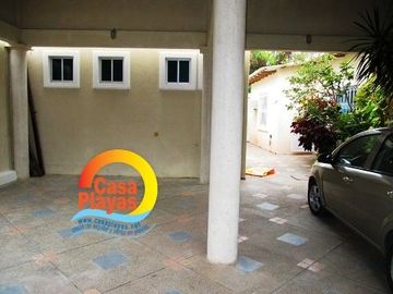Casa grande y moderna de Venta en Playas Villamil, via a Data km 3.5