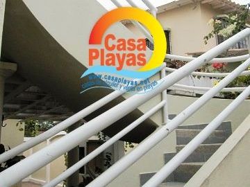 Casa grande y moderna de Venta en Playas Villamil, via a Data km 3.5