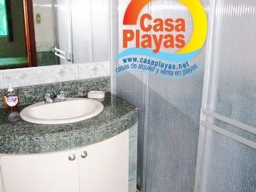 Casa grande y moderna de Venta en Playas Villamil, via a Data km 3.5