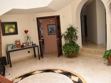 LAS CAÑADAS ZAPOPAN CASA EN VENTA EN COTO LA NORIA ESTILO EUROPEO