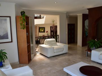 LAS CAÑADAS ZAPOPAN CASA EN VENTA EN COTO LA NORIA ESTILO EUROPEO