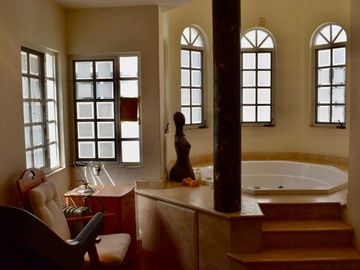 LAS CAÑADAS ZAPOPAN CASA EN VENTA EN COTO LA NORIA ESTILO EUROPEO