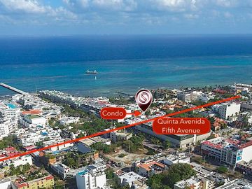 Condominio de lujo a 200 metros del mar, con club de playa, alberca, jacuzzi 100 metros de la Quinta Avenida, con servicios de hotel, concierge, amueb