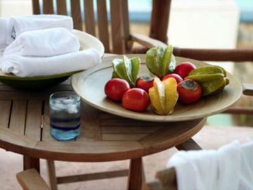 Condominio de lujo a 200 metros del mar, con club de playa, alberca, jacuzzi 100 metros de la Quinta Avenida, con servicios de hotel, concierge, amueb