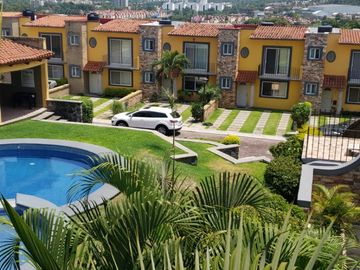 CASA EN CONDOMINIO CON VIGILANCIA EN BURGOS BUGAMBILIAS