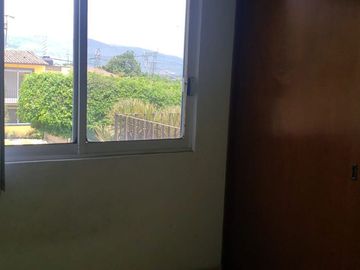 CASA EN CONDOMINIO CON VIGILANCIA EN BURGOS BUGAMBILIAS