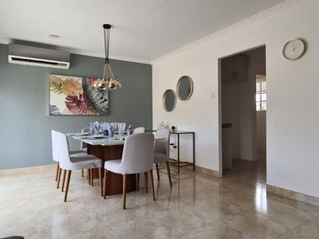 Venta de Casa en Urb. Casa Laguna, Aurora, Cerca del C.C Riocentro El Dorado