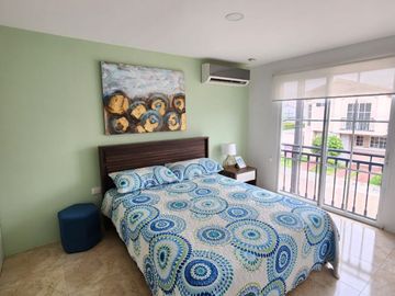 Venta de Casa en Urb. Casa Laguna, Aurora, Cerca del C.C Riocentro El Dorado