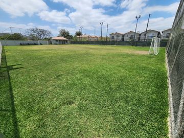 Venta de Casa en Urb. Casa Laguna, Aurora, Cerca del C.C Riocentro El Dorado