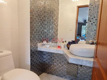Venta!!! Exclusivo Flat En Av. Ayacucho A 1 Cuadra Del Parque Martinelli Y 2 Cuadras De La Av. Benavides- Santiago De Surco