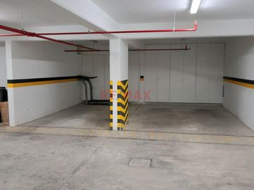 Venta!!! Exclusivo Flat En Av. Ayacucho A 1 Cuadra Del Parque Martinelli Y 2 Cuadras De La Av. Benavides- Santiago De Surco