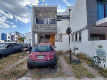 Venta de Casa en El Fraccionamiento Hacienda Real en Tonalá, Jalisco, Méx.