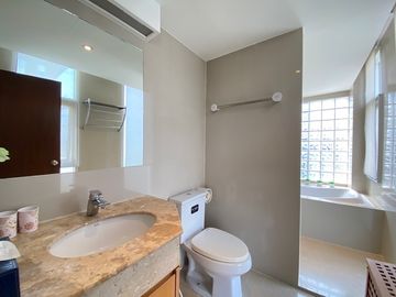 1 bed unit for sale at Chang Klan rd, Muang Chiang Mai