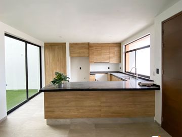 Casa en Villamagna de 4 recamaras, con Rooftop y preciosa distribución,