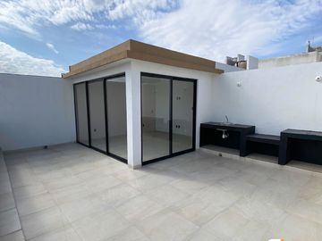 Casa en Villamagna de 4 recamaras, con Rooftop y preciosa distribución,