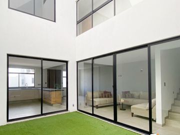 Casa en Villamagna de 4 recamaras, con Rooftop y preciosa distribución,