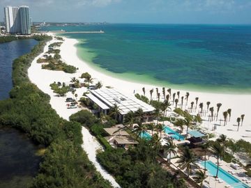 Departamento de lujo, vista al mar, club de playa, campo de golf, Puerto Cancún