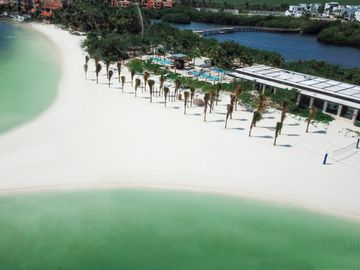 Departamento de lujo, vista al mar, club de playa, campo de golf, Puerto Cancún