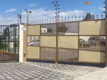 VENTA DE CASA SECTOR PORTAL  SHOPPING Quito.Ecuador.