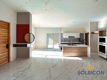 Casa de una sola planta con excelente ubicación en el sector de Challuabamba