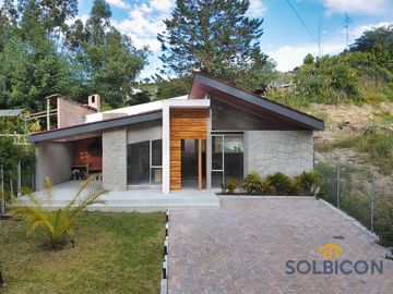 Casa de una sola planta con excelente ubicación en el sector de Challuabamba