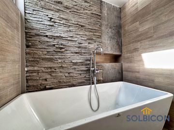 Casa de una sola planta con excelente ubicación en el sector de Challuabamba