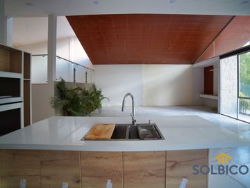 Casa de una sola planta con excelente ubicación en el sector de Challuabamba