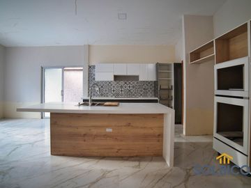 Casa de una sola planta con excelente ubicación en el sector de Challuabamba