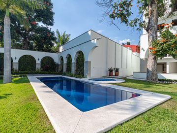 PENTHOUSE EN VENTA EN CUERNAVACA, MORELOS. ROOF GARDEN, ALBERCA, GIMNASIO. EN ZONA EXCLUSIVA.