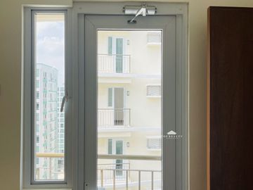 Modern Semi Furnished Condo Unit for Sale in Pasay City near Mall of Asia, Solaire Resort, Okada Manila, and Blue Bay Walk