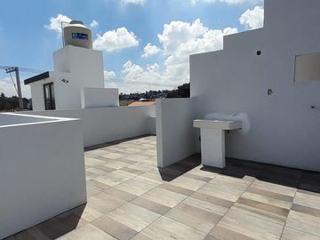 CASA EN VENTA CON HERMOSOS ACABADOS EN MIRAFLORES