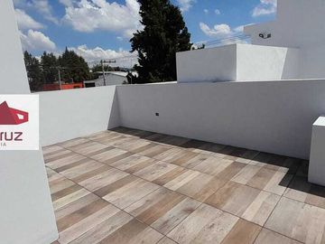 CASA EN VENTA CON HERMOSOS ACABADOS EN MIRAFLORES