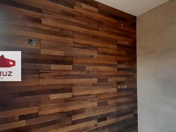 CASA EN VENTA CON HERMOSOS ACABADOS EN MIRAFLORES