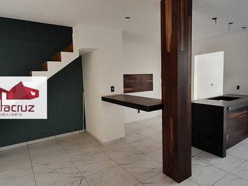 CASA EN VENTA CON HERMOSOS ACABADOS EN MIRAFLORES